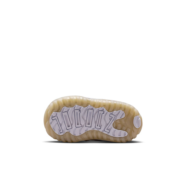 Y Jordan 11 Retro Low 645107-102