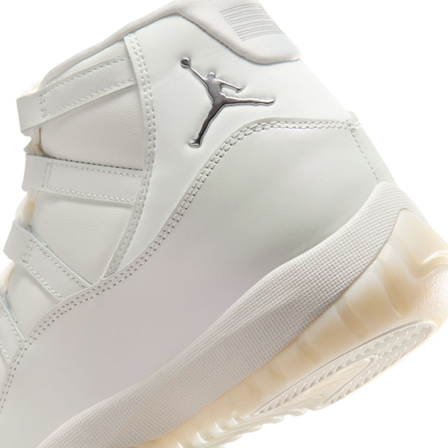 W Air Jordan 11 Retro "Pearl" AR0715-110