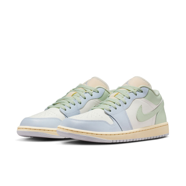 W Air Jordan 1 Low DC0774-108