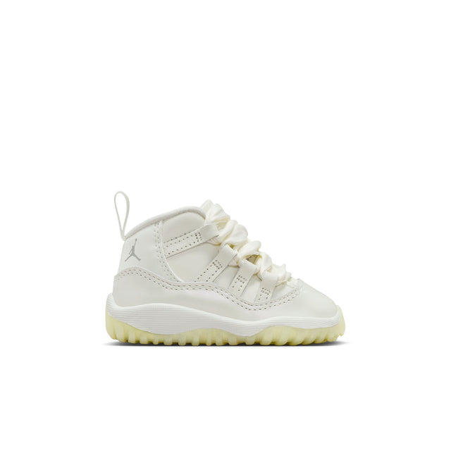 Y Jordan 11 Retro "Pearl" DO3856-110