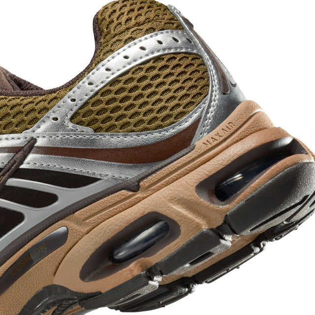 W Nike Air Max Moto 2K HQ2056-201