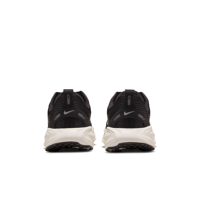 Y Nike Vomero 18 HQ2157-004
