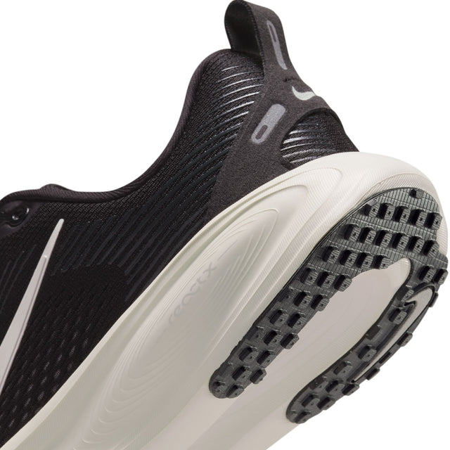 Y Nike Vomero 18 HQ2157-004