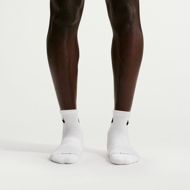 Nike Everyday Elevated HQ8031-901