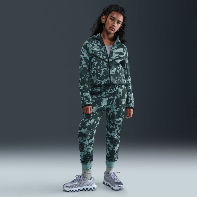 Y Nike Tech HQ8891-017