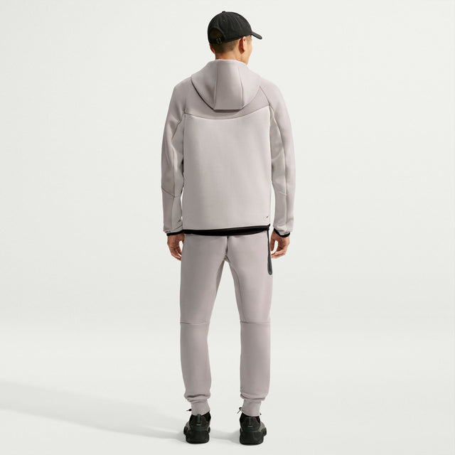 M Nike Tech HV0959-009