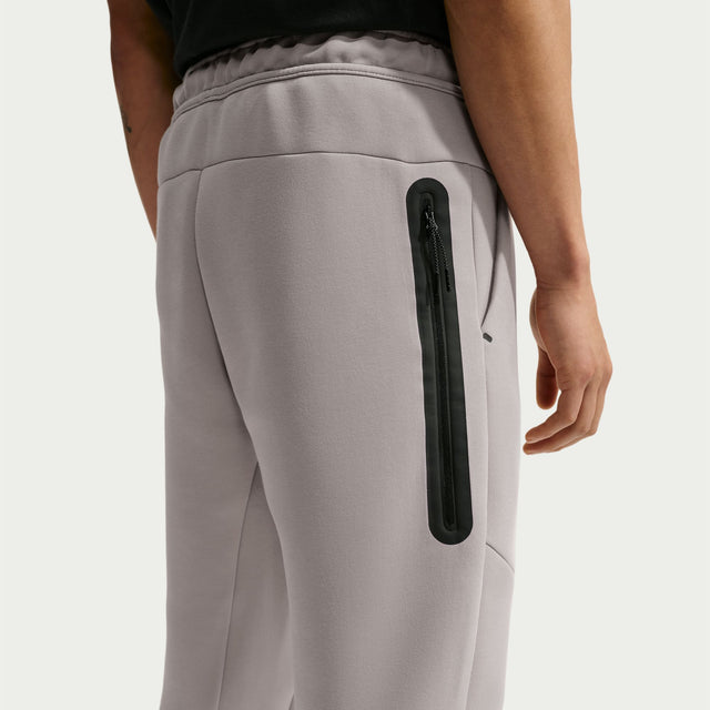 M Nike Tech HV0959-009