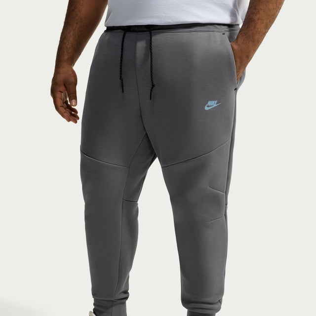M Nike Tech HV0959-085