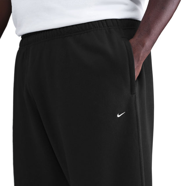 M Nike Solo Swoosh HV1090-010