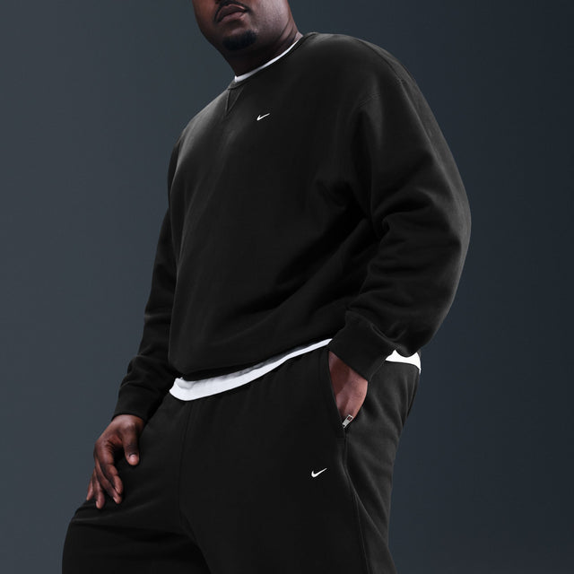 M Nike Solo Swoosh HV1090-010