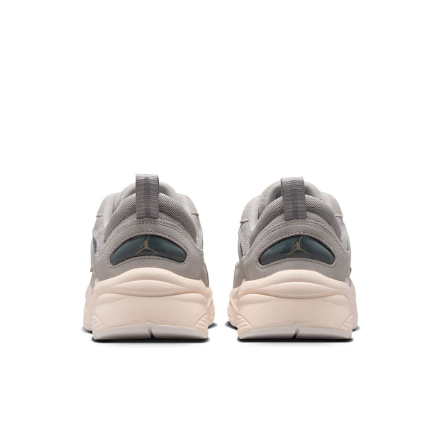 M Jordan Trunner O/S IB3722-011