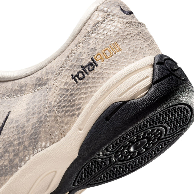 W Nike Total 90 SE IB4204-100