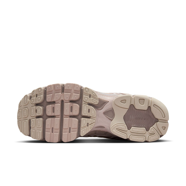 W Nike Air Max Moto 2K IM9570-200