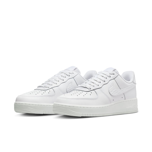 W Nike Air Force 1 '07 SE IO4837-100