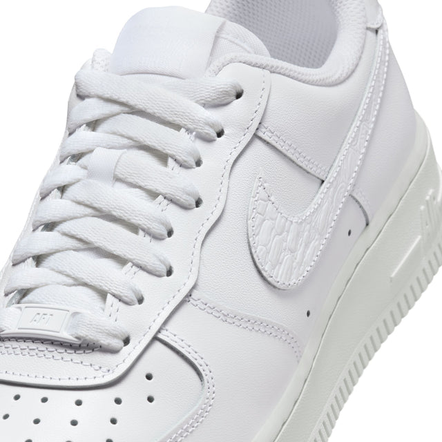 W Nike Air Force 1 '07 SE IO4837-100