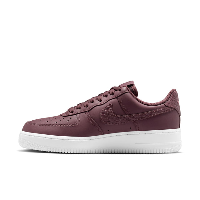 W Nike Air Force 1 '07 SE IO4837-500