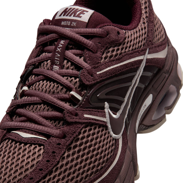 W Nike Air Max Moto 2K SE IO4862-500