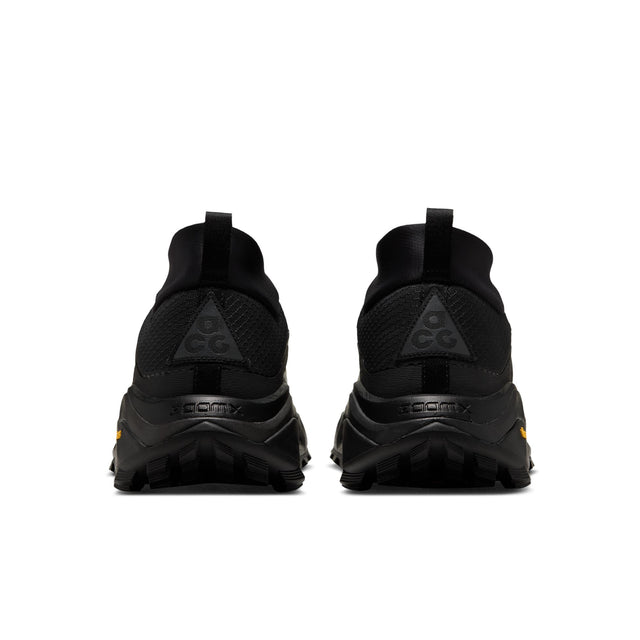 M ACG Zegama Hike IO7854-002