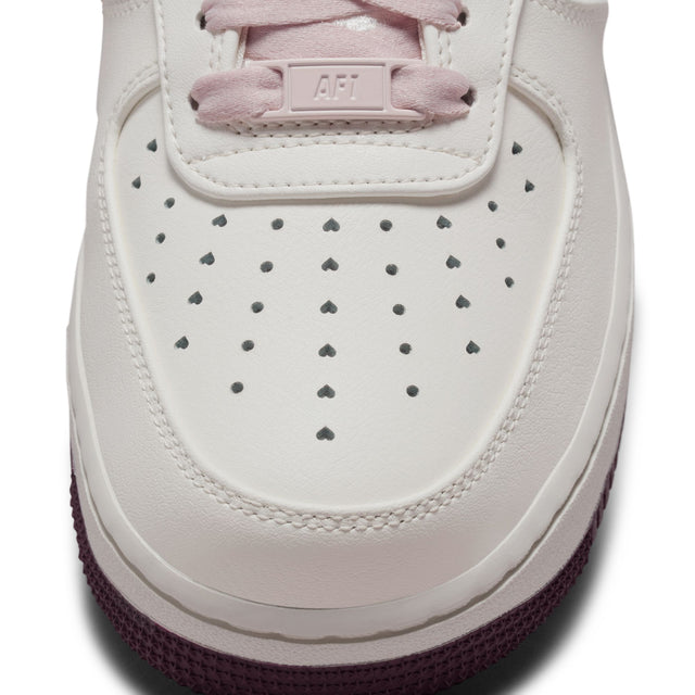 W Nike Air Force 1 '07 IQ4937-161