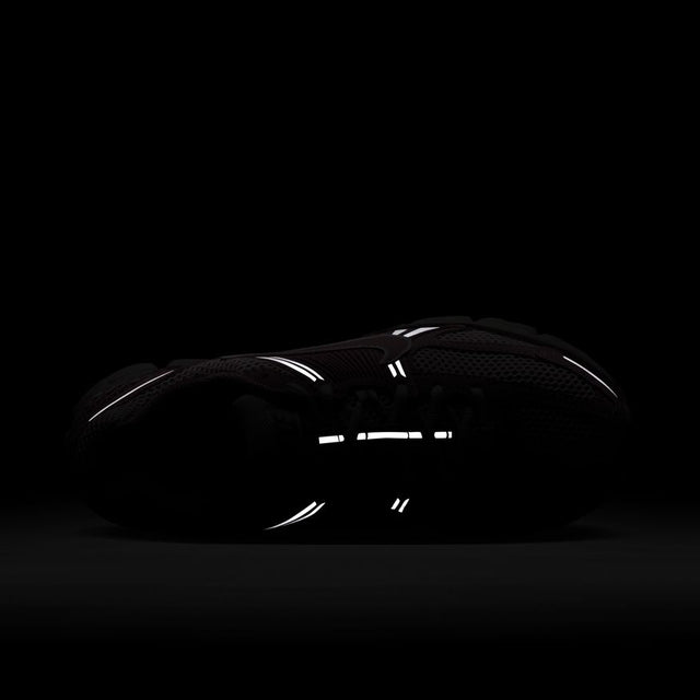 Buy NIKE Nike Zoom Vomero 5 FJ2028-600 Canada Online