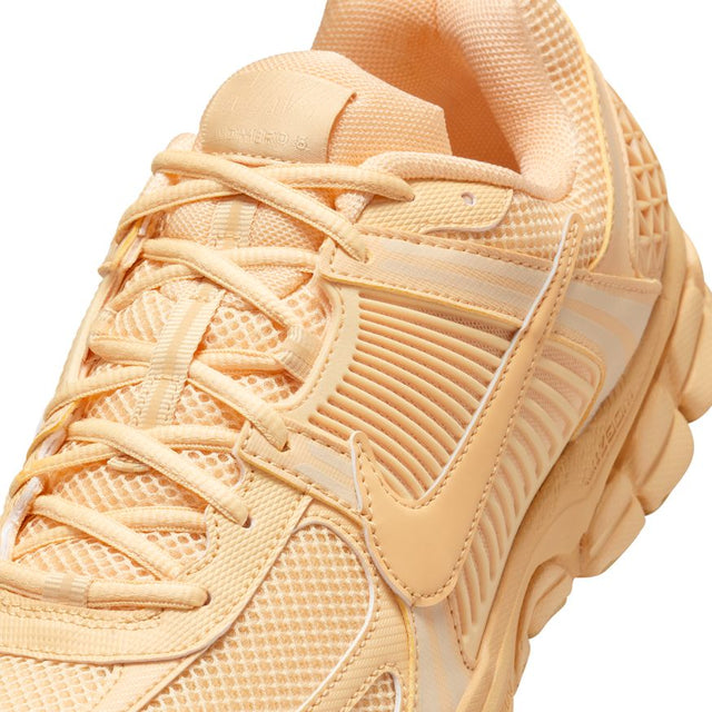 Buy NIKE ZOOM VOMERO 5 HF5493-200 Canada Online