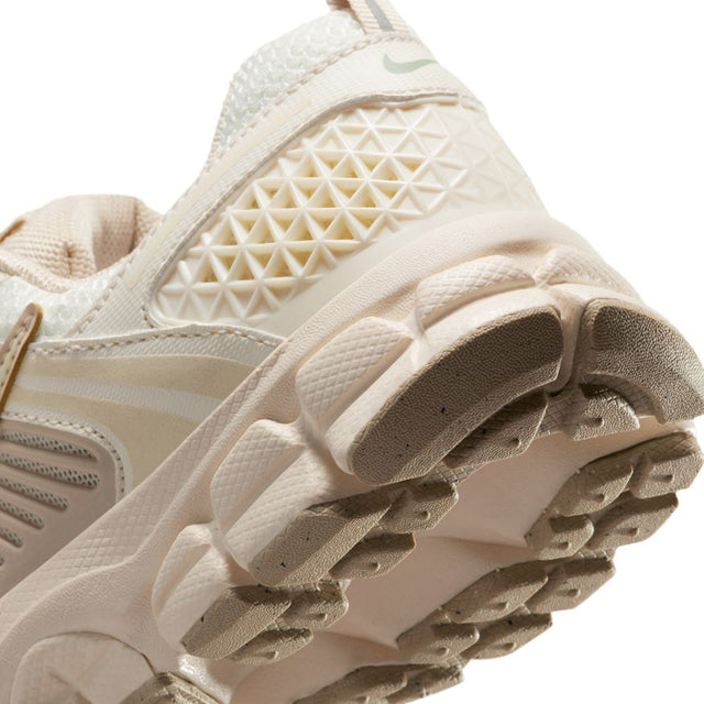 Buy NIKE Nike Vomero 5 HF6998-106 Canada Online