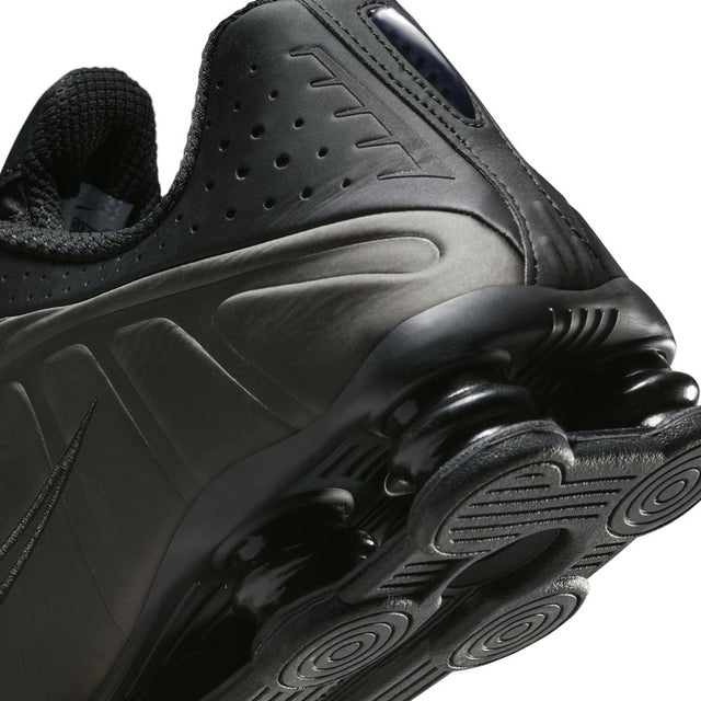 Buy NIKE Nike Shox R4 HQ1988-001 Canada Online