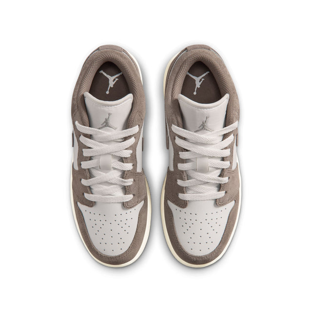 Y Air Jordan 1 Low 553560-026