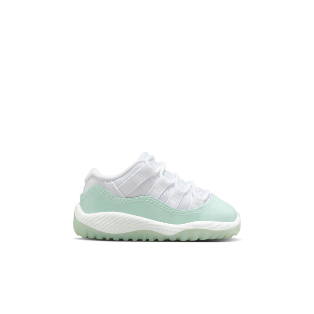 Y Jordan 11 Retro Low "Igloo" 645107-103