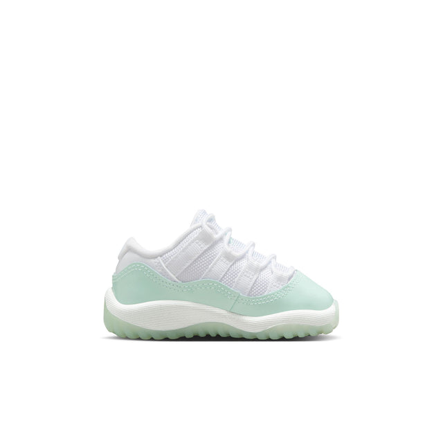 Y Jordan 11 Retro Low "Igloo" 645107-103