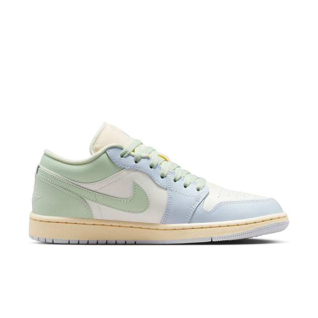 W Air Jordan 1 Low DC0774-108