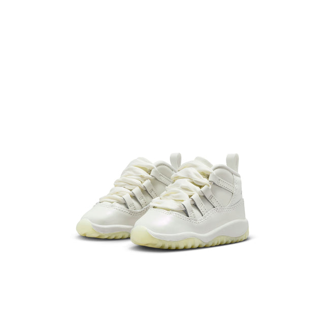 Y Jordan 11 Retro "Pearl" DO3856-110
