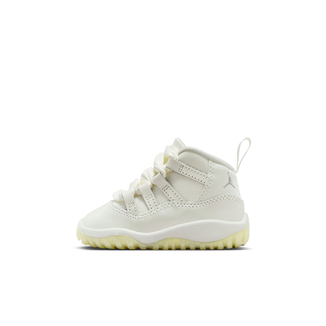 Y Jordan 11 Retro "Pearl" DO3856-110
