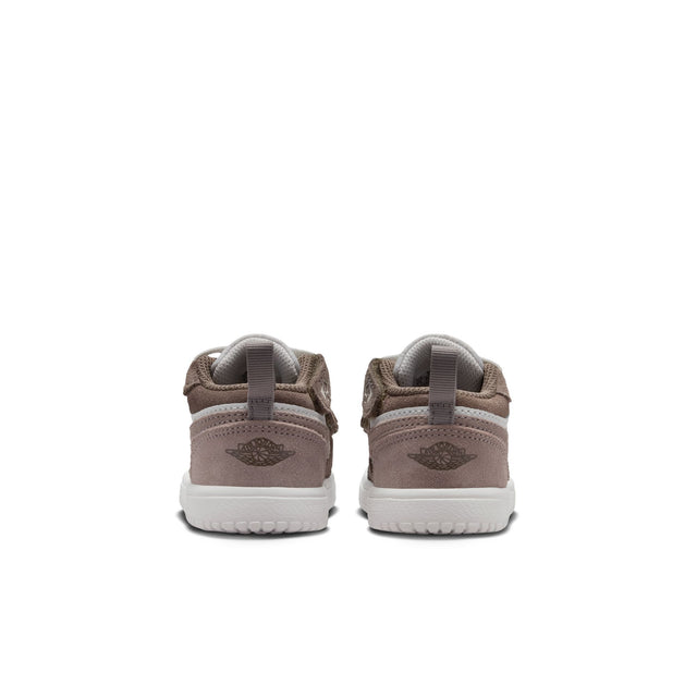 Y Jordan 1 Low Alt DR9747-026