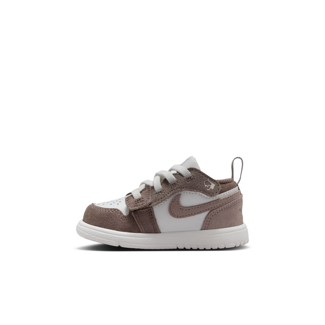 Y Jordan 1 Low Alt DR9747-026