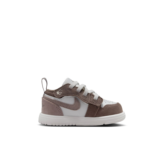 Y Jordan 1 Low Alt DR9747-026