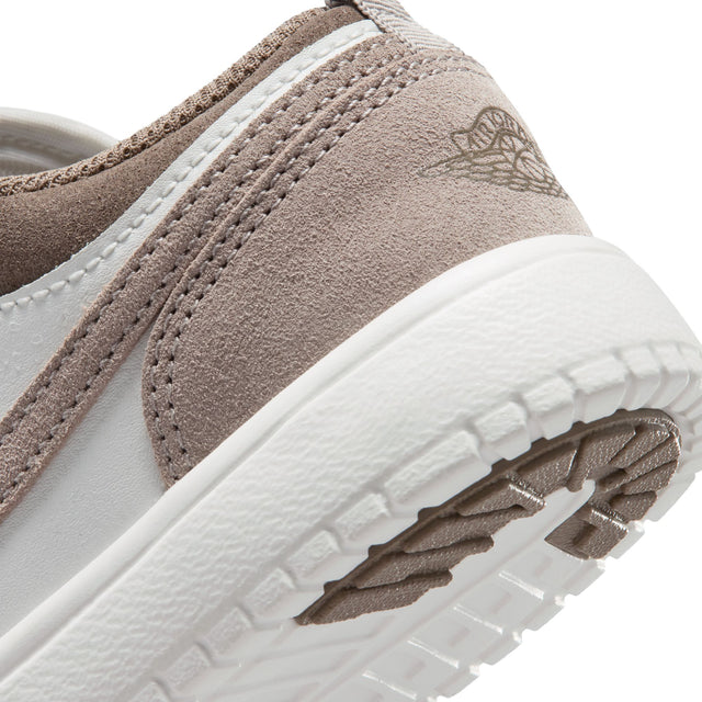Y Jordan 1 Low Alt DR9748-026