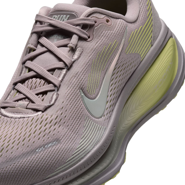 W Nike Vomero 18 HM6804-608
