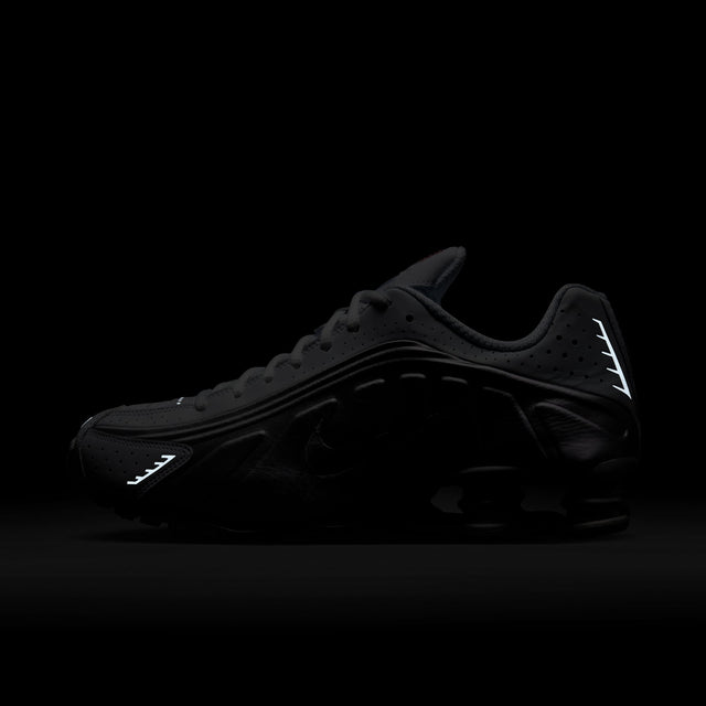 M Nike Shox R4 HQ1988-101