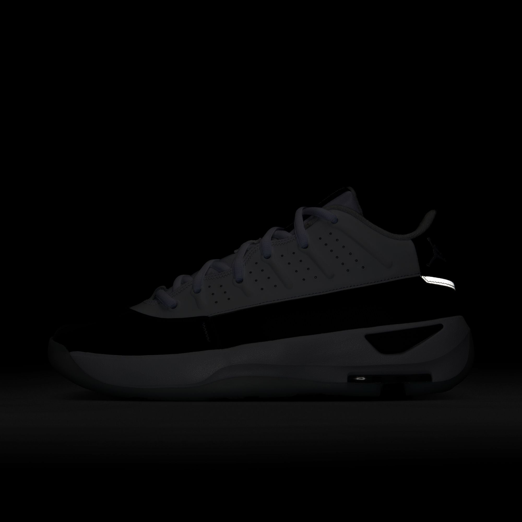 M Jordan Max Aura 7 HQ2091-100 – BB Branded