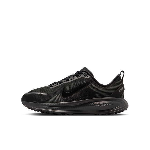 Y Nike Vomero 18 HQ2157-010