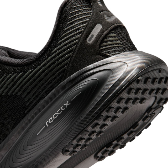 Y Nike Vomero 18 HQ2157-010