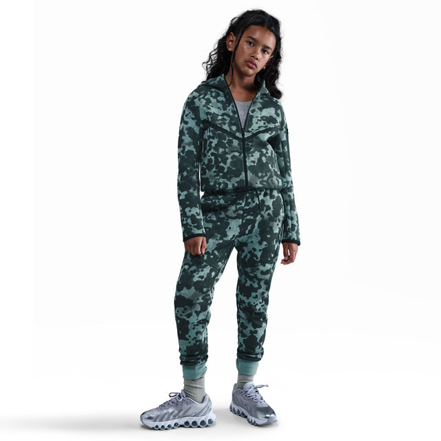 Y Nike Tech HQ8891-017