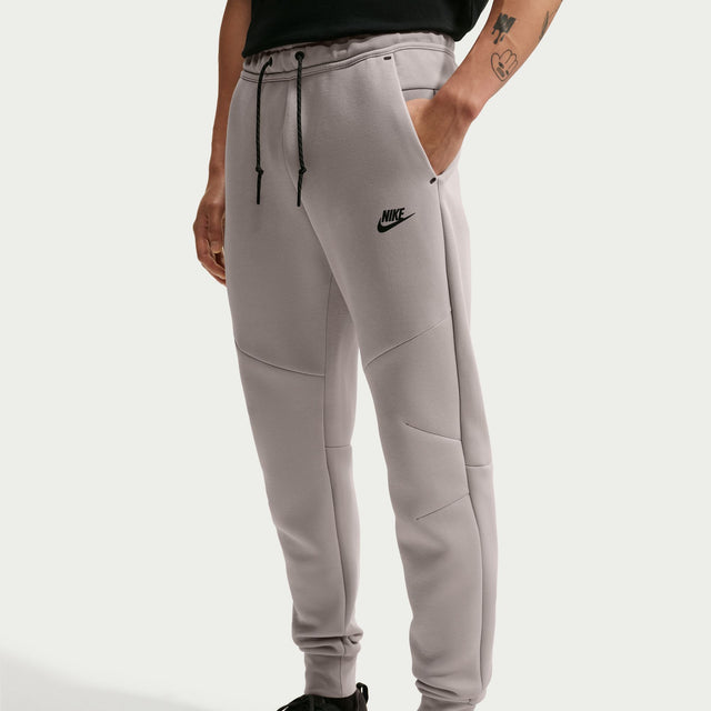 M Nike Tech HV0959-009