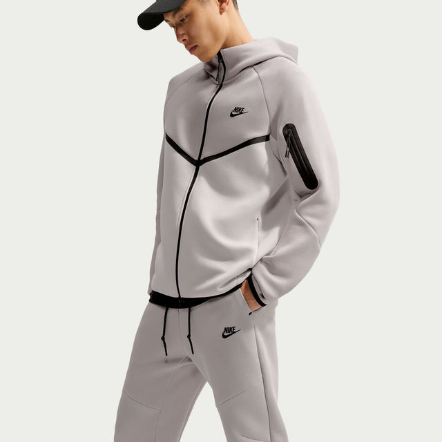 M Nike Tech HV0959-009