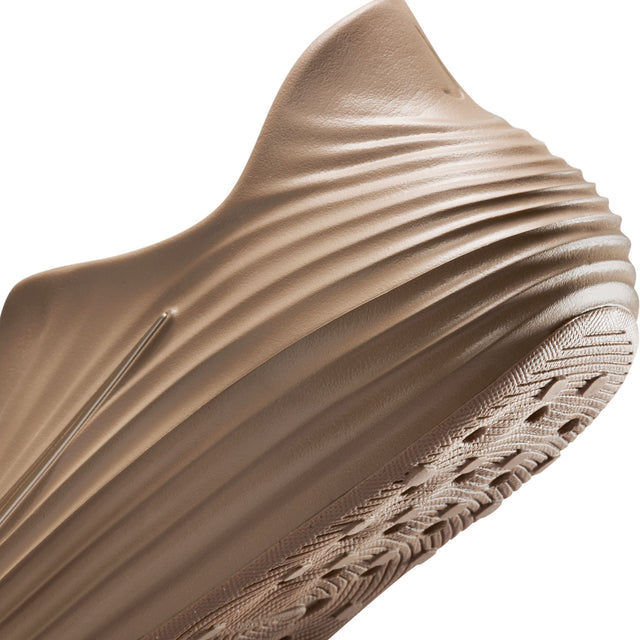 M Nike ReactX Rejuven8 HV5060-200