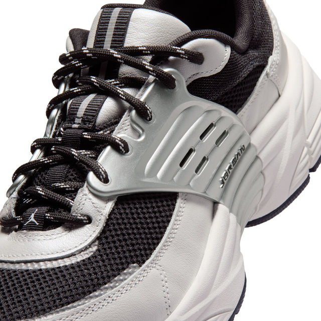 M Jordan Trunner O/S IB3722-010