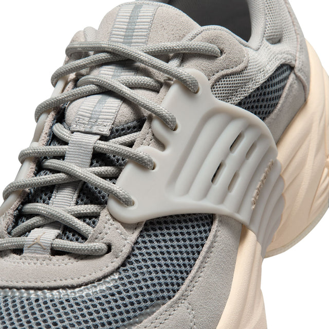 M Jordan Trunner O/S IB3722-011