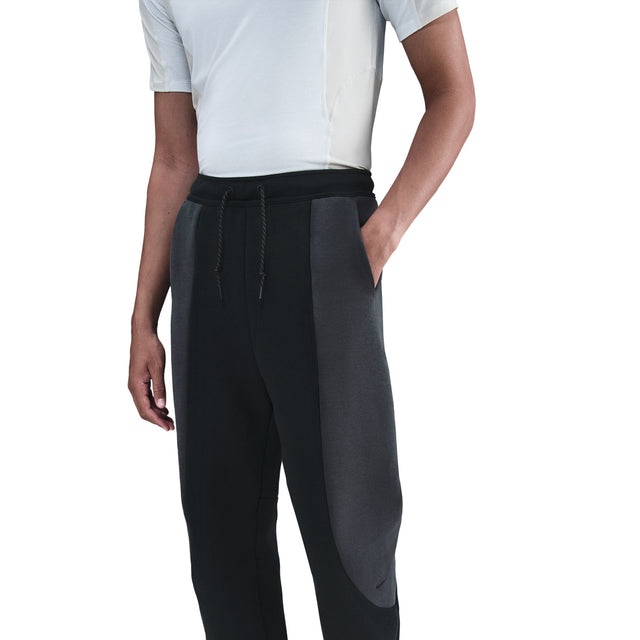 M Nike Tech IF1323-010