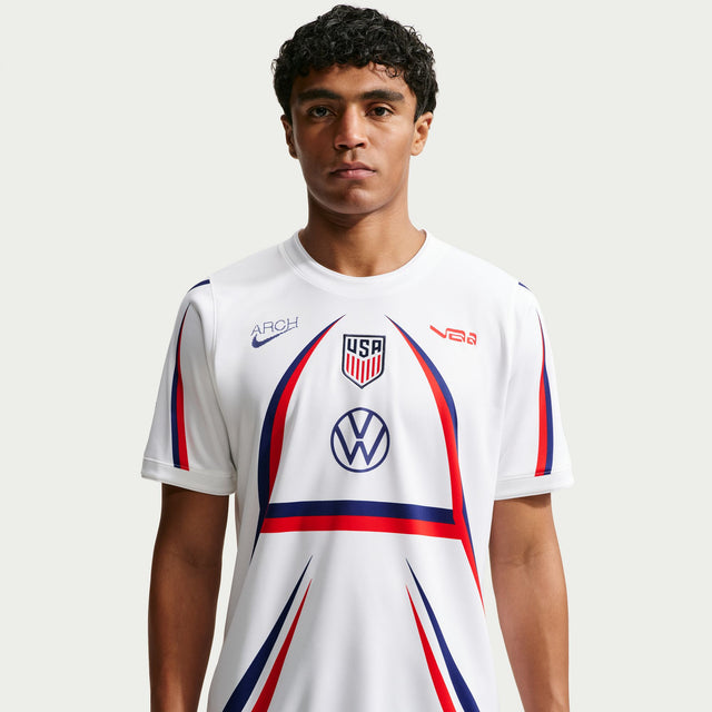 M USA x V.A.A. IH1696-100